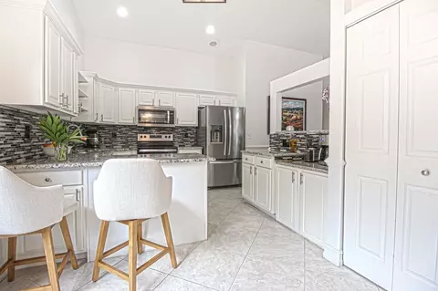 3270 Jog Park Dr, Greenacres, FL 33467