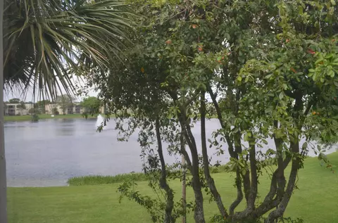 5310 Las Verdes Cir #307, Delray Beach, FL 33484