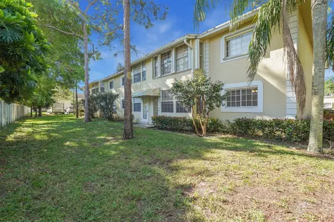 1701 Palm Beach Trace Dr, Royal Palm Beach, FL 33411