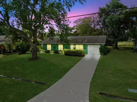 422 SW Sansom Ln, Port Saint Lucie, FL 34953