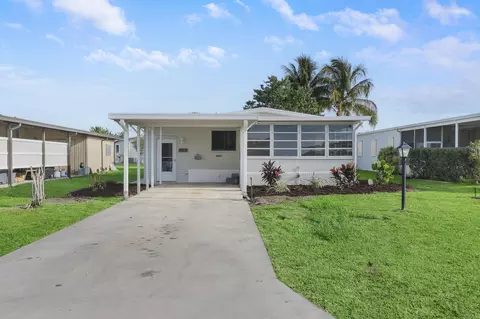 2719 SW Thunderbird Trl, Stuart, FL 34997 photo 1
