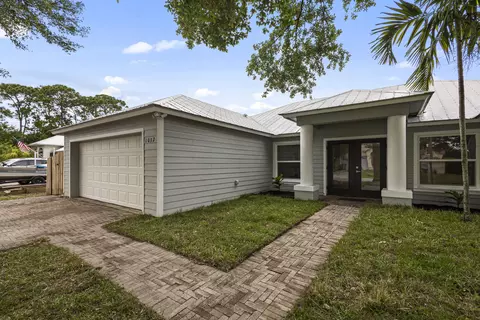 1037 SW Majorca Ave, Port Saint Lucie, FL 34953