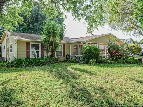 1216 32nd Ave SW, Vero Beach, FL 32968