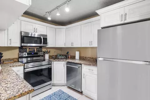 505 Shady Pine Way #B2, Greenacres, FL 33415