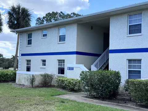 1532 SE Royal Green Cir #O-202, Port Saint Lucie, FL 34952