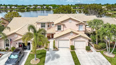 10697 Lake Shore Dr, Wellington, FL 33414