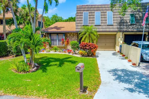 1057 Raintree Dr, Palm Beach Gardens, FL 33410