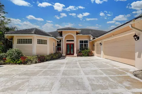18310 SE Ridgeview Ct, Jupiter, FL 33469