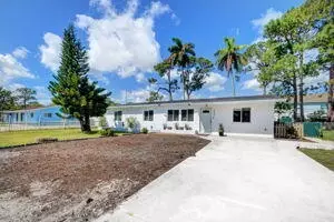 3591 Patio Ct, Lake Worth, FL 33461