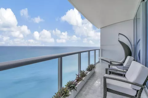 17001 Collins Ave #2504, Sunny Isles Beach, FL 33160