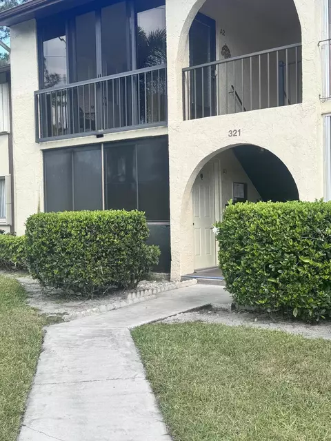 321 Knotty Pine Cir #A-1, Greenacres, FL 33463