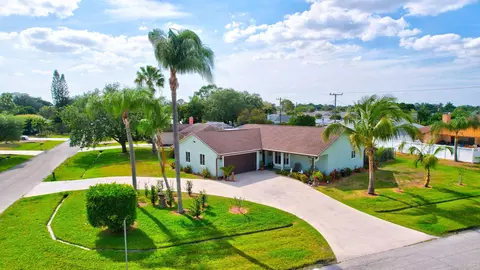 779 SE Carnival Ave, Port Saint Lucie, FL 34983