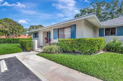 109 Club Dr, Palm Beach Gardens, FL 33418