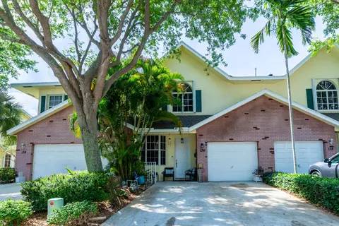 136 Spruce St, Boynton Beach, FL 33426