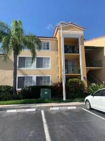 157 Yacht Club Way #303, Hypoluxo, FL 33462