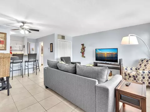 6200 NE 22nd Way #206, Fort Lauderdale, FL 33308