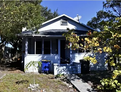 416 Cedar Pl, Fort Pierce, FL 34950