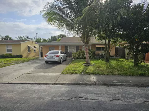 810 S D St, Lake Worth, FL 33460