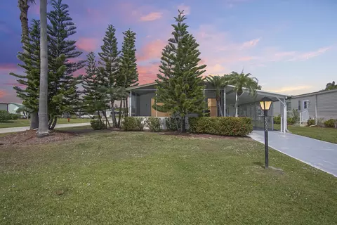 3000 Satinleaf Ln, Port Saint Lucie, FL 34952