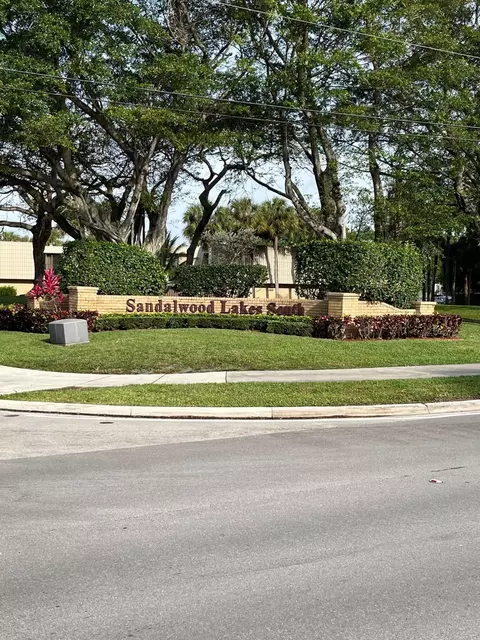 5625 56th Way, West Palm Beach, FL 33409