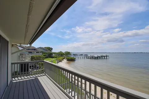 2080 NE Ocean Blvd #A, Stuart, FL 34996