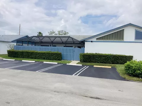 1601 Timberlane Cir, Greenacres, FL 33463