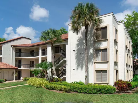 10143 Mangrove Dr #305, Boynton Beach, FL 33437