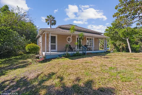 110 Braddock Ave, Daytona Beach, FL 32118