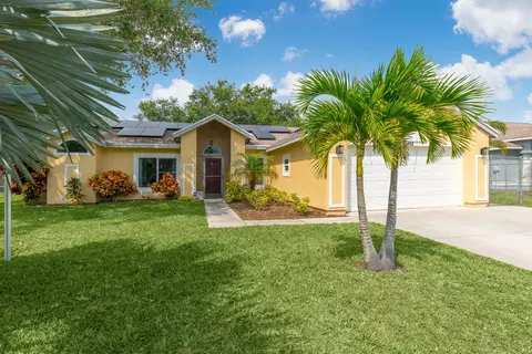 2462 SE Richmond St, Port Saint Lucie, FL 34952