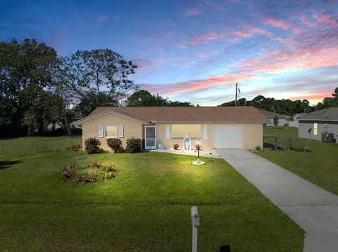1672 SW Angelico Ln, Port Saint Lucie, FL 34984