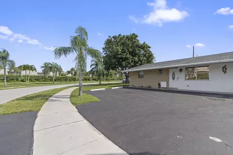2766 Ponce De Leon Blvd, Delray Beach, FL 33445
