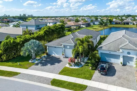 7697 Francisca Club Ln, Delray Beach, FL 33446