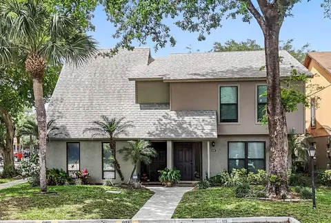 516 Sandtree Dr, Palm Beach Gardens, FL 33403