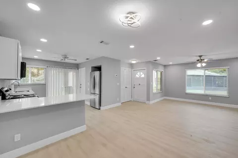 1461 SE Rivergreen Cir, Port Saint Lucie, FL 34952