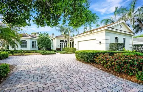 902 Cove Point Pl, Indian River Shores, FL 32963
