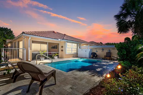8220 Saint Johns Ct, Wellington, FL 33414