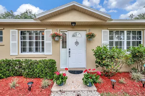 401 Maplewood Dr, Greenacres, FL 33415