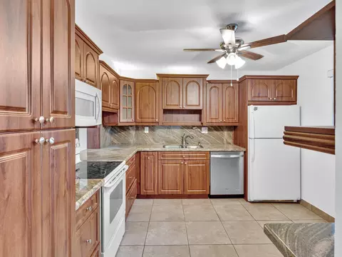 4965 E Sabal Palm Blvd #210, Tamarac, FL 33319