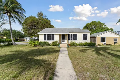 703 N 4th St, Lantana, FL 33462