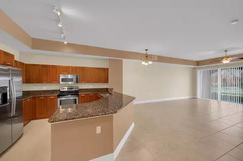 48 SE Sedona Cir #102, Stuart, FL 34994