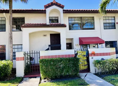 608 Lincoln Ct, Deerfield Beach, FL 33442