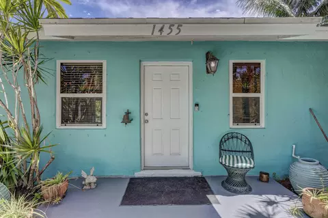 1455 Shannondale Rd, Cloud Lake, FL 33406