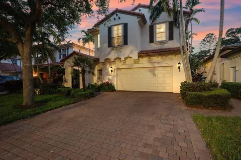 952 Mill Creek Dr, Palm Beach Gardens, FL 33410