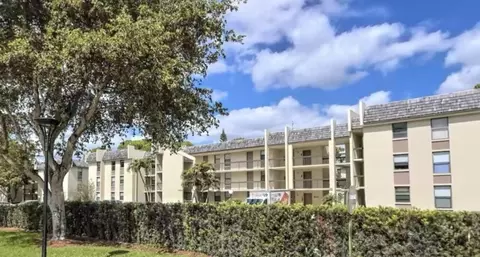8429 Forest Hills Dr #204, Coral Springs, FL 33065
