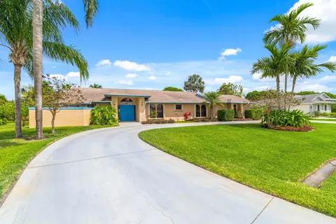 1917 SE Bolton Ave, Port Saint Lucie, FL 34952