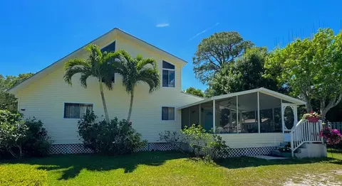 5413 Cassia Dr, Fort Pierce, FL 34982