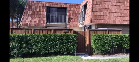 116 Live Oak Ln, Boynton Beach, FL 33436