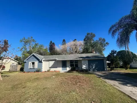 2020 SE Hideaway Cir, Port Saint Lucie, FL 34952