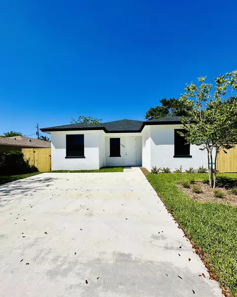1124 W 32 St, Riviera Beach, FL 33404