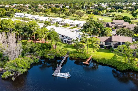 8982 SE Riverfront Ter, Jupiter, FL 33469
